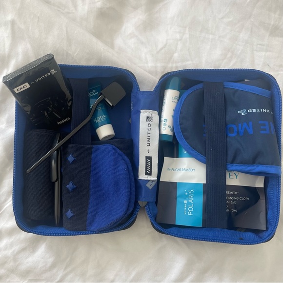 NWT United Polaris x Away Luggage First Class Travel Toiletries Case Unopened - Picture 6 of 6
